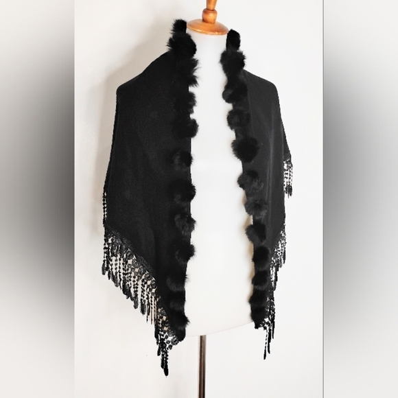 FUR POM POM AND FRINGED WRAP - Picture 6 of 9